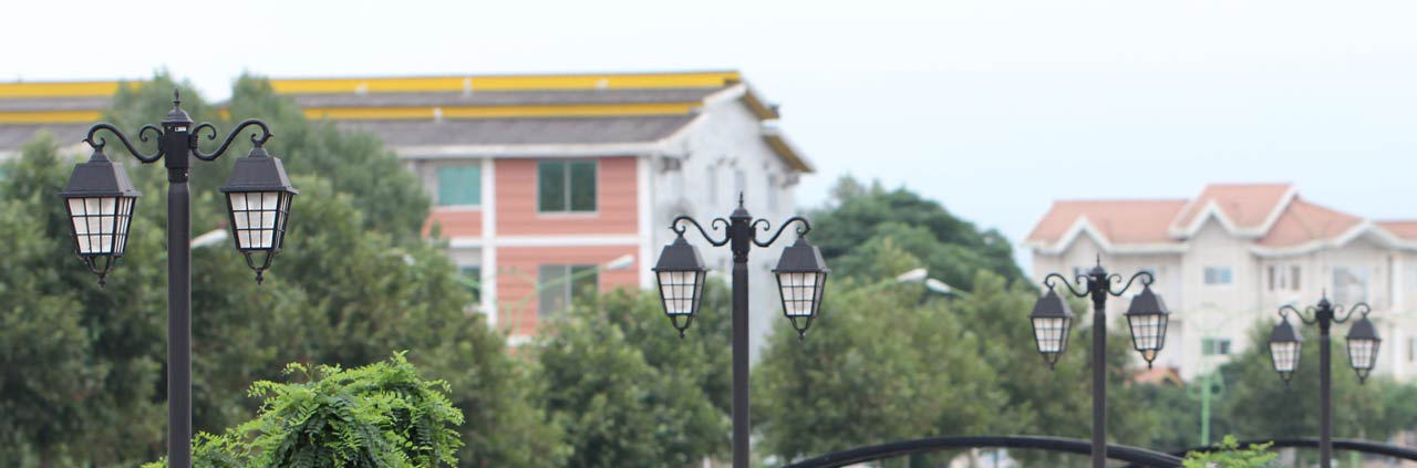 چراغ پارکی جذابترین المان برای طراحی و روشنایی محیط باغ، حیاط و ویلا